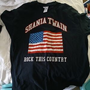 Gildan Black and Red Short Sleeve Tee with Vintage Flag Design